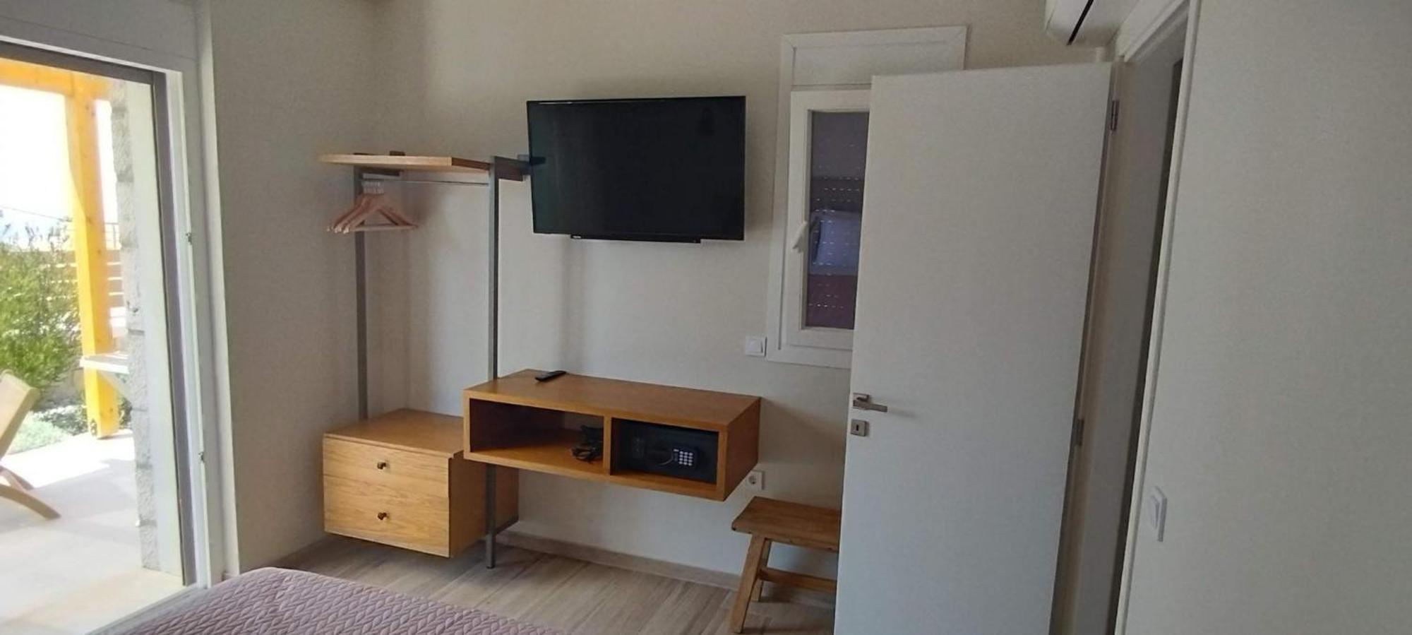 Zephyros Villas - อาโยส นิกีตัส ภายนอก รูปภาพ