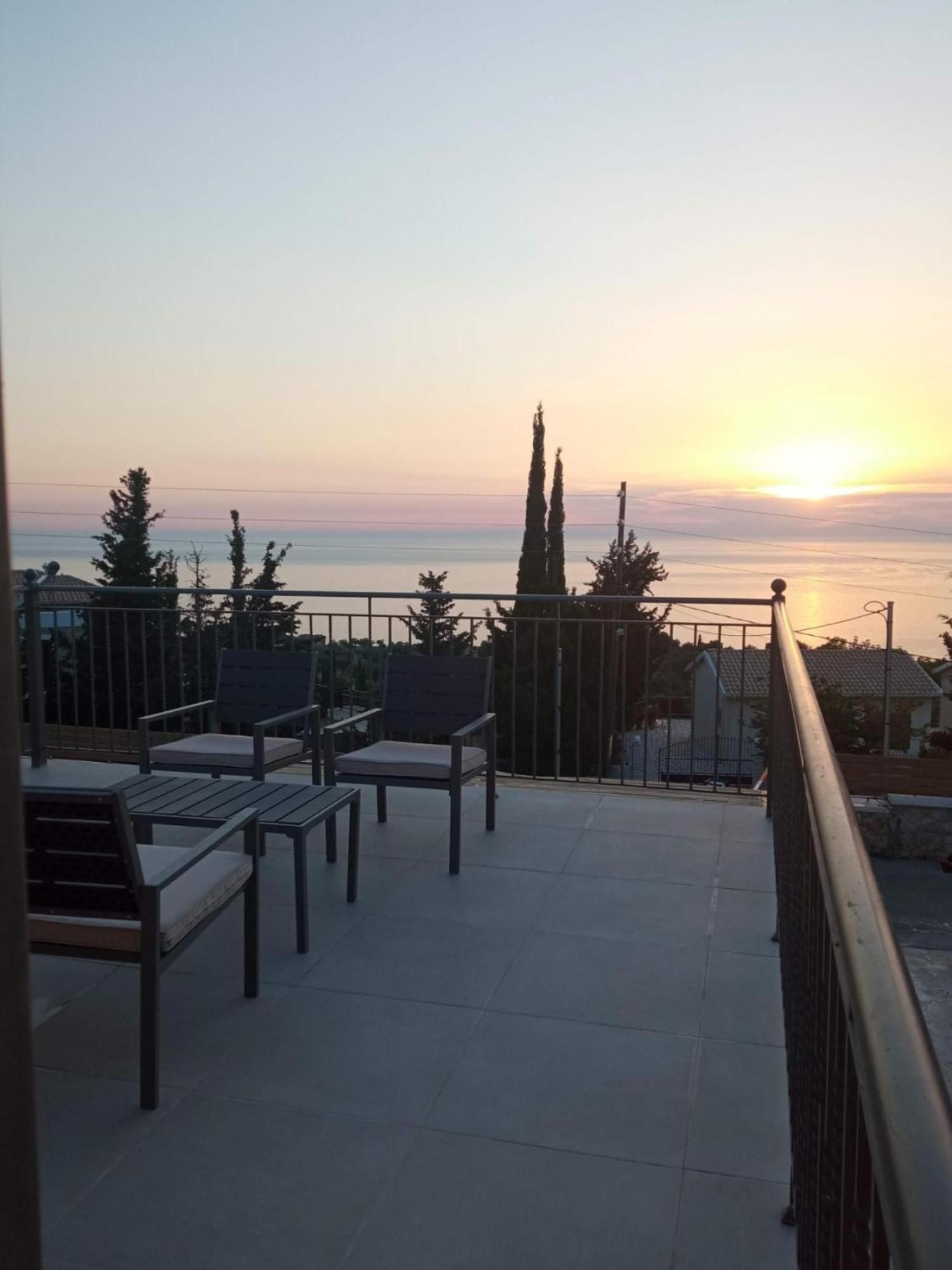 Zephyros Villas - อาโยส นิกีตัส ภายนอก รูปภาพ