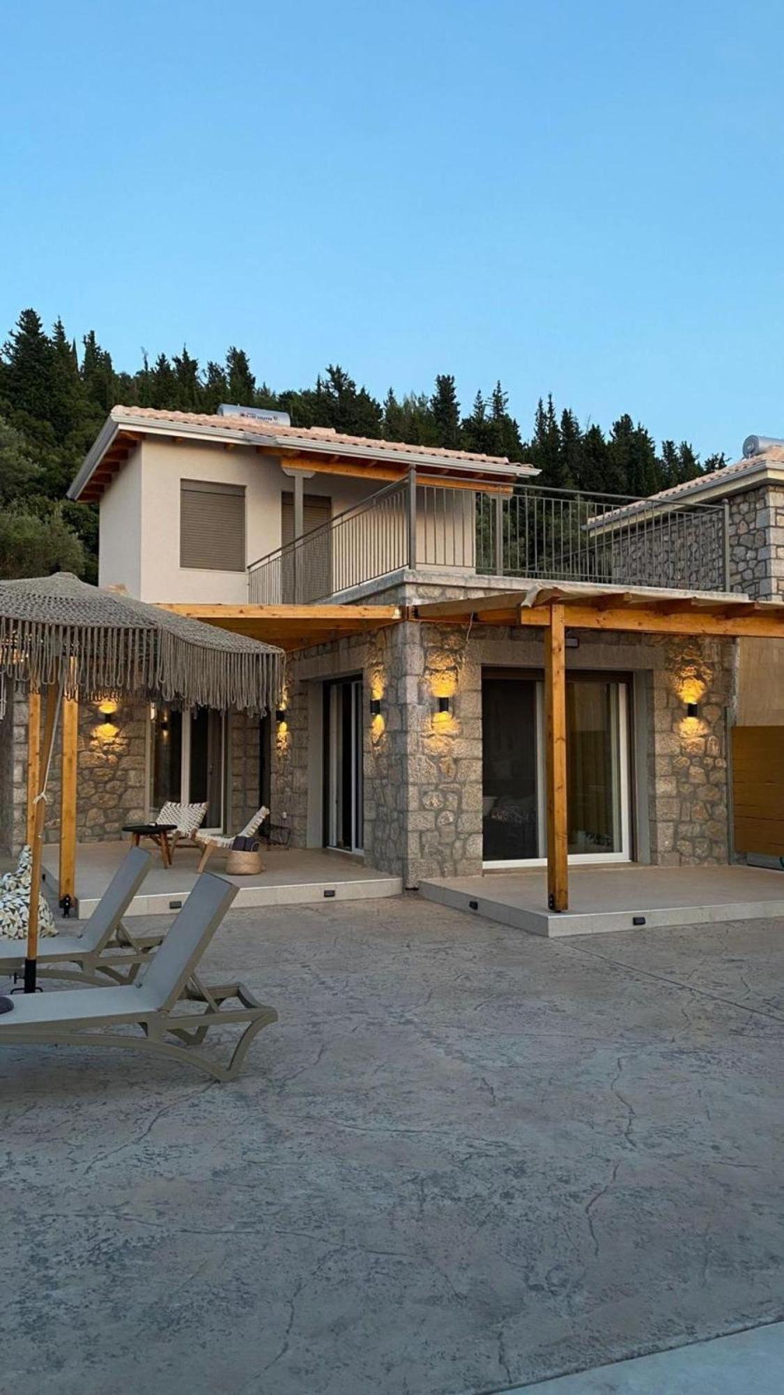 Zephyros Villas - อาโยส นิกีตัส ภายนอก รูปภาพ